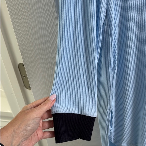 ❤️Jones New York Blue Relaxed Top - Picture 4 of 5